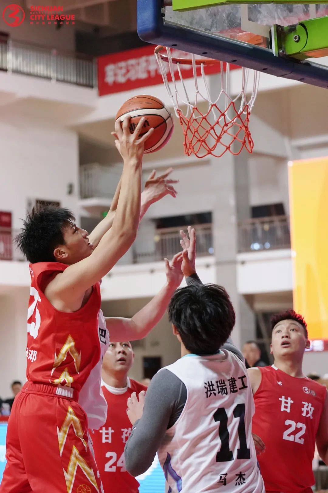 三分球投射手发威，带领球队取胜