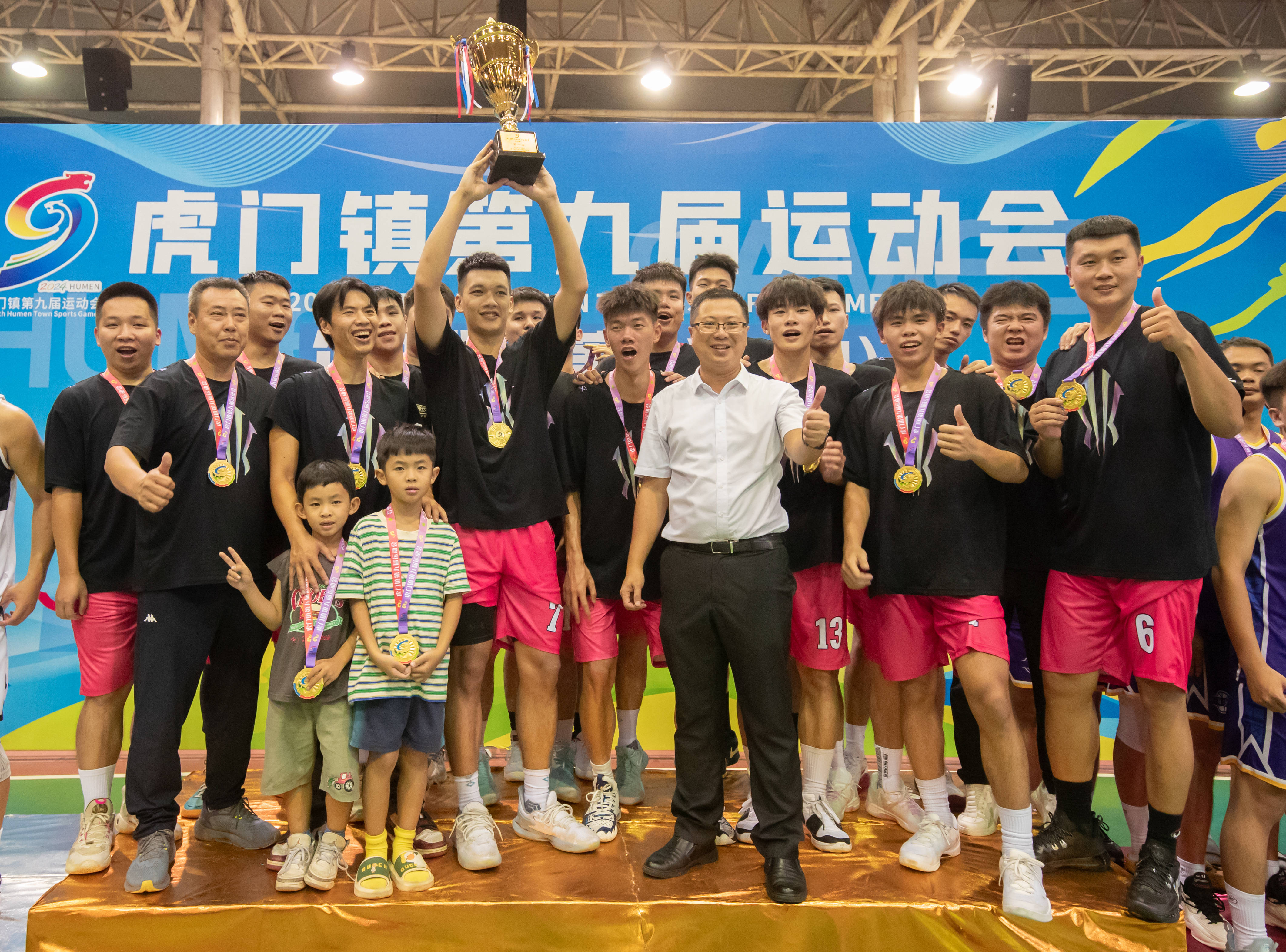 顶级篮球名将为支持社区慈善事业行动的简单介绍