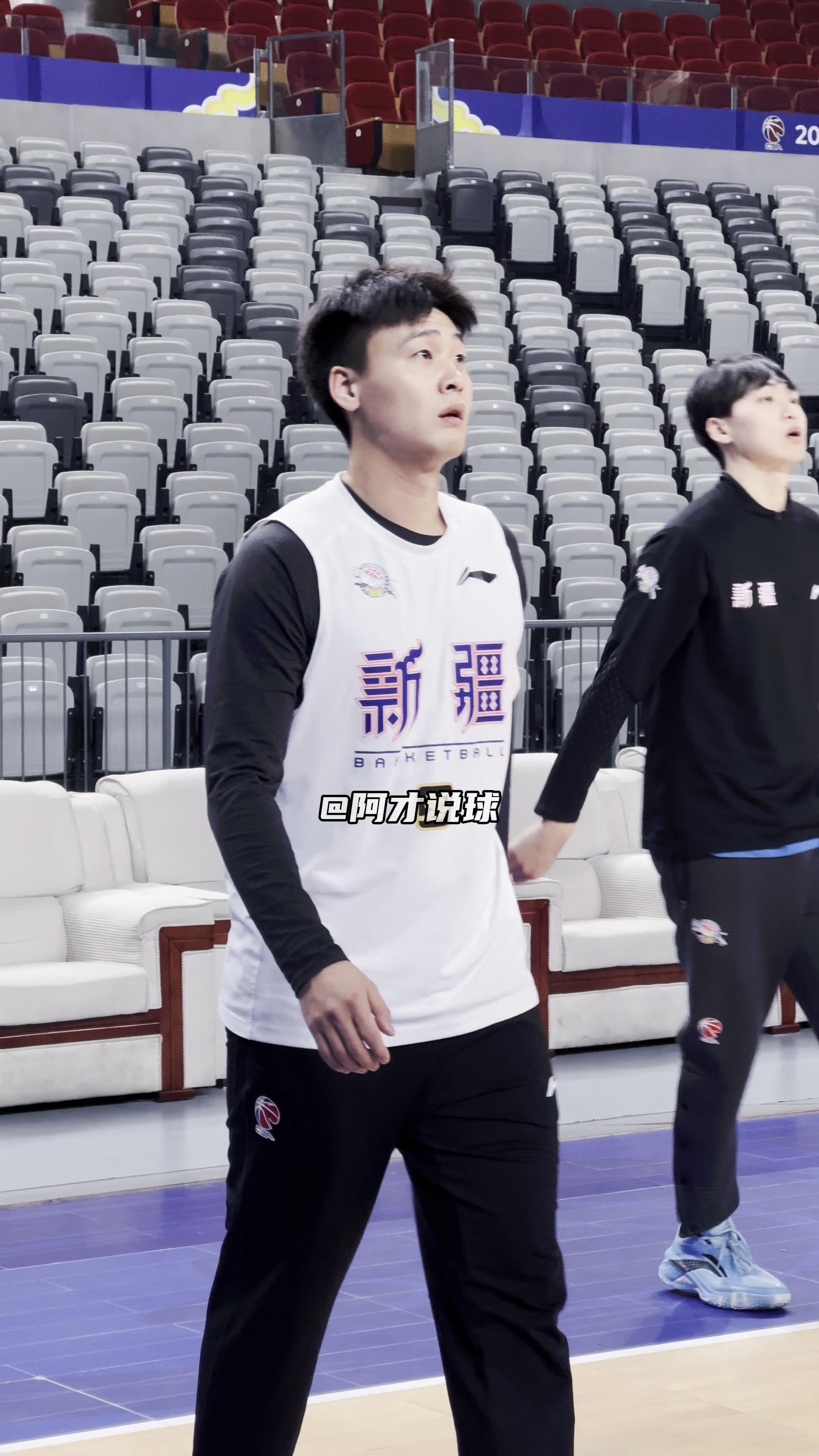 新疆男篮负于深圳，失去胜利机会
