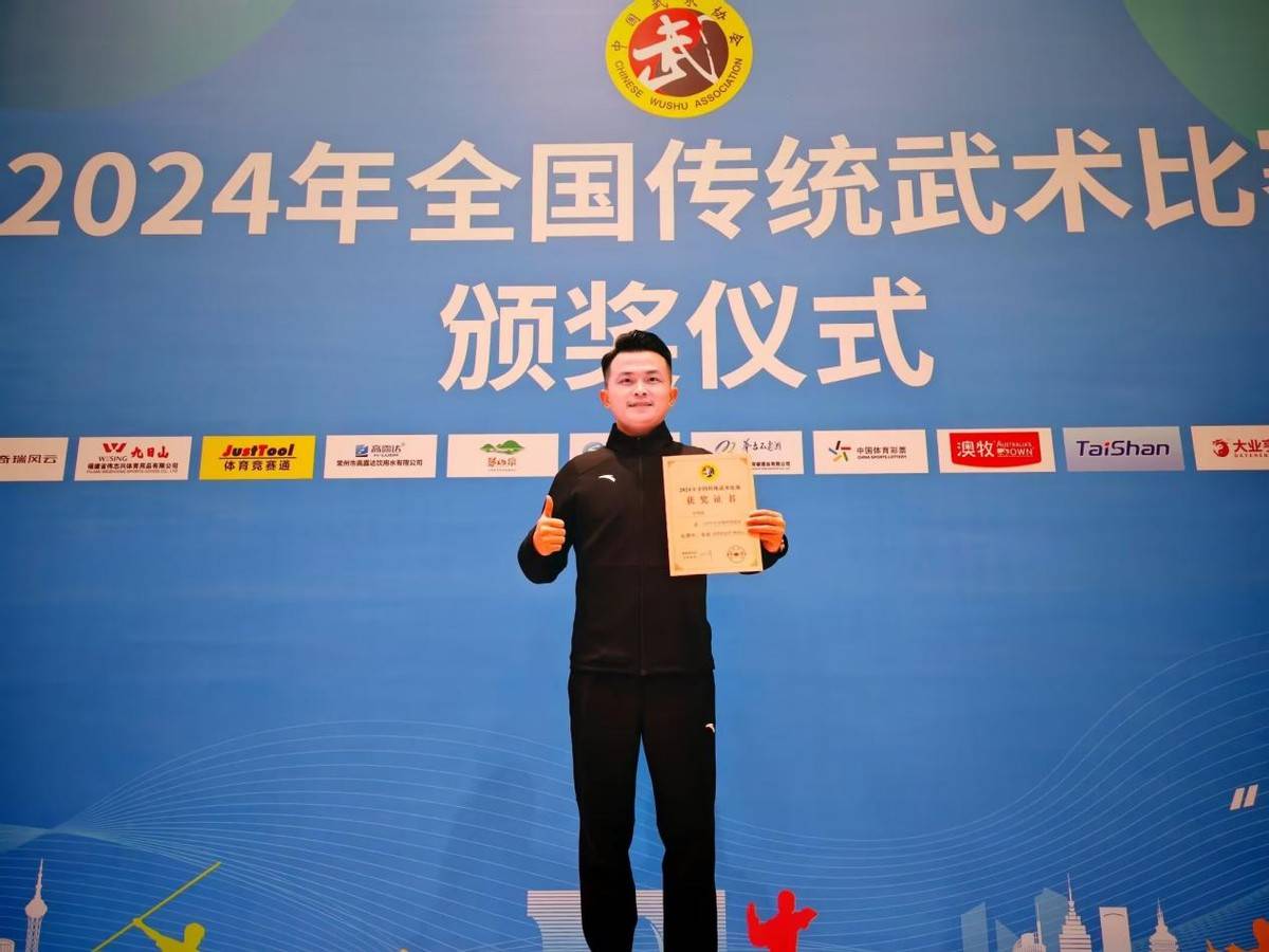独行侠主教练荣获年度最佳教练奖的简单介绍