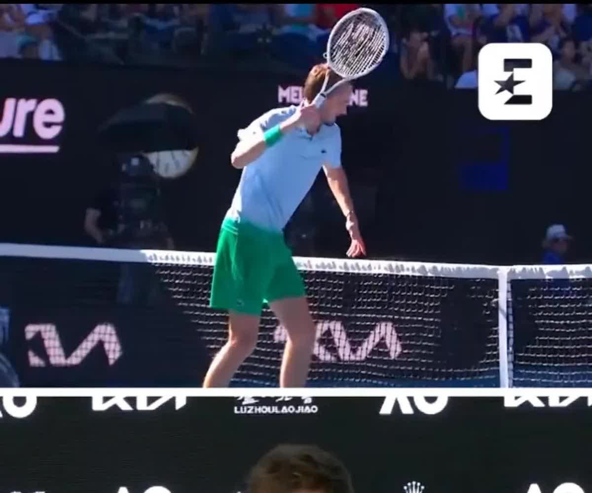 美国网球队碾压日本网球队,梅德韦杰夫制霸全场的简单介绍 美国网球队碾压日本网球队,梅德韦杰夫制霸全场的简单介绍